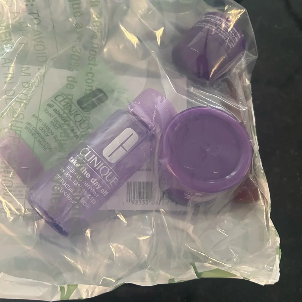 NWT CLINIQUE 6 piece gift set. - Picture 5 of 15